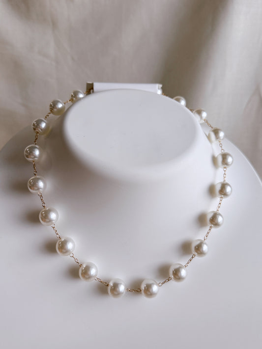 Dainty Pearl Nacklace